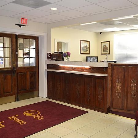 Olde Towne Inn Manassas Exterior foto